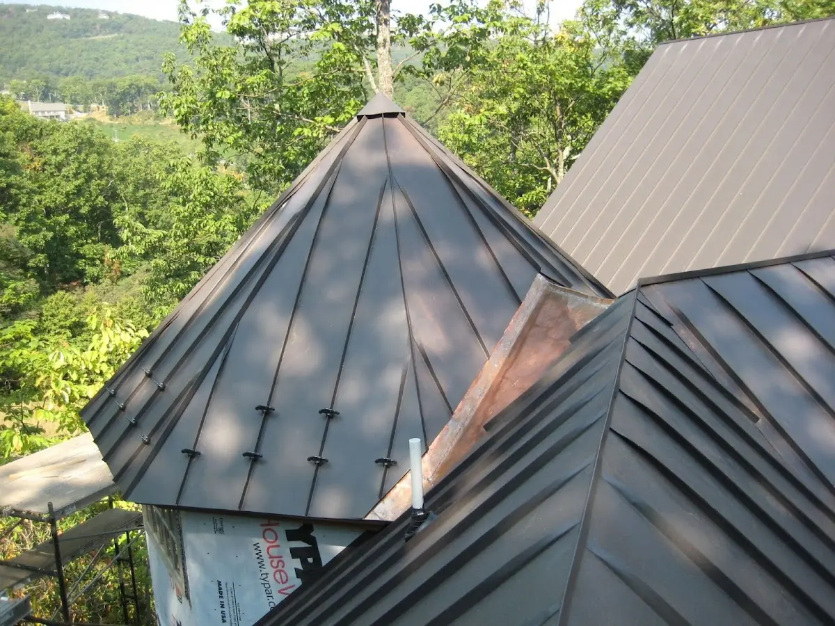 Professional Roof Tarp Installation by Craftsman Roofing in Waimea